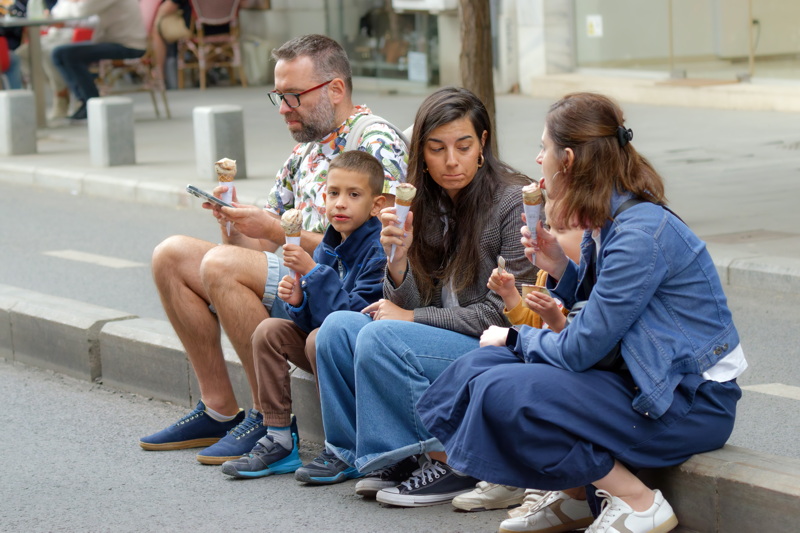 Family eating icecream